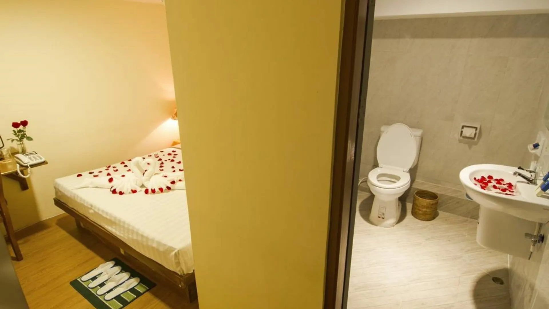 **  יאנגון Shwe Htee Guest House מיאנמר
